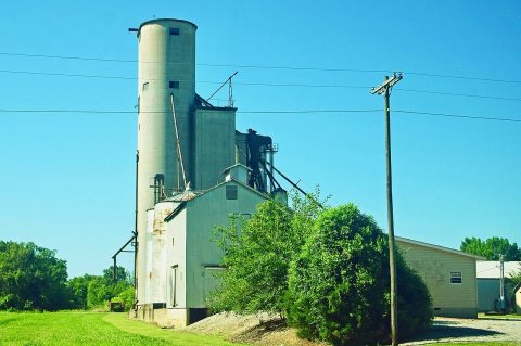 Bone-Gap-grain-elevator-il