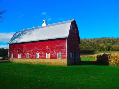 Barn North of Boaz