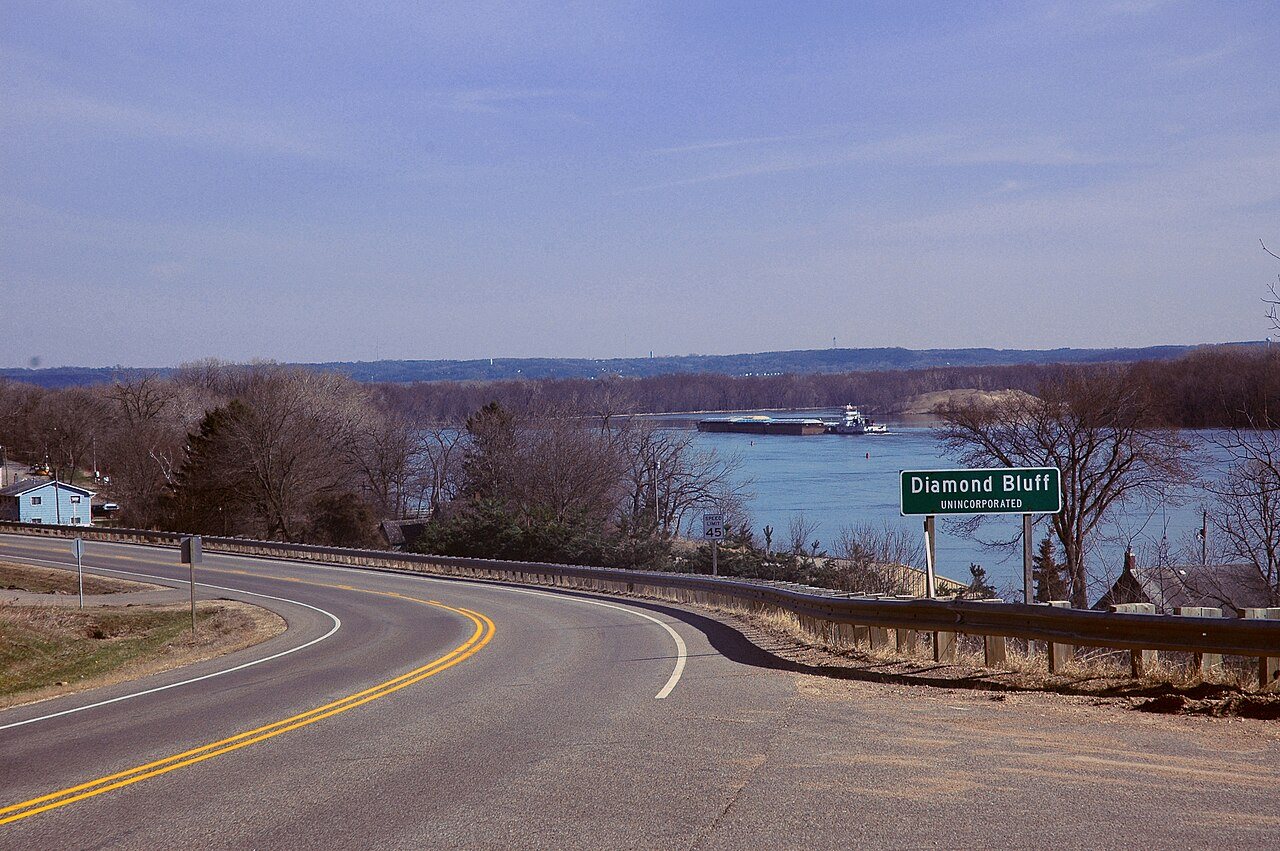 Great River Road - Entering