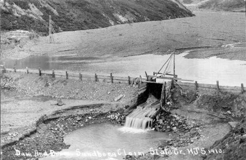 Mining claim, Slate Creek, Coldfoot, 1910