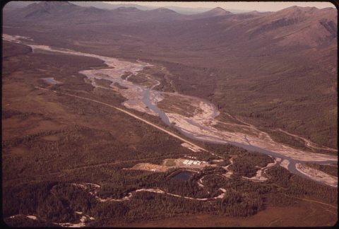 COLDFOOT CAMP. VIEW SOUTHWEST. ROUTE RUNS ACROSS LOWER LEFT CORNER AS IT CROSSES SLATE CREEK IN THE FOREGROUND