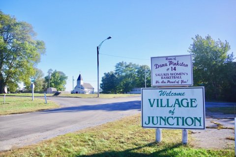 Junction-welcome-sign-il