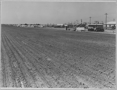 Edison, Kern County, California. The town of Edison, a potato town in a nearly developing large-scal