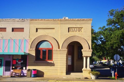 Ridgway-bank-building-il