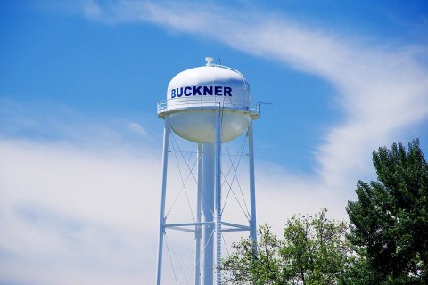 Buckner-water-tower-il