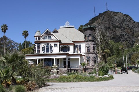 Piru Mansion