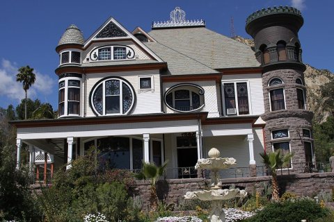 Piru Mansion - panoramio - Erwin Kreijne