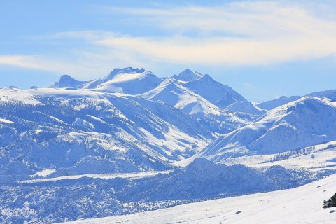Cloudripper and Bishop Pass, in snow. Closeup, from