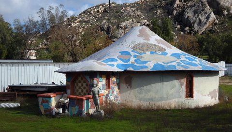 Mushroom house homeland california 1