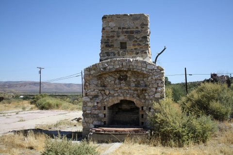 Hotel Vaughn Fireplace
