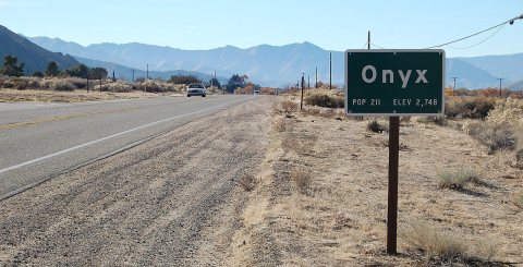 Onyx California sign along State Route 178