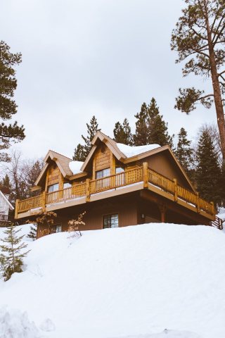 California ski resort (Unsplash)