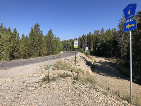 2022-09-10 09 12 21 View northwest along Lake County Route 4 at McWerthy Drive in
