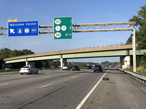 2022-07-23 17 51 22 View north along Interstate 95 (Delaware Turnpike) at the entrance to Delaware House in Brookside, …