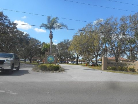 Webber International University Gate; NB on FL 17