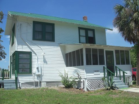 Paisley FL bldg01