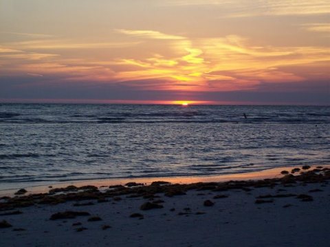 Sunsethoneymoonislandsp