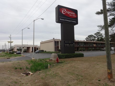 Express Inn & Suites