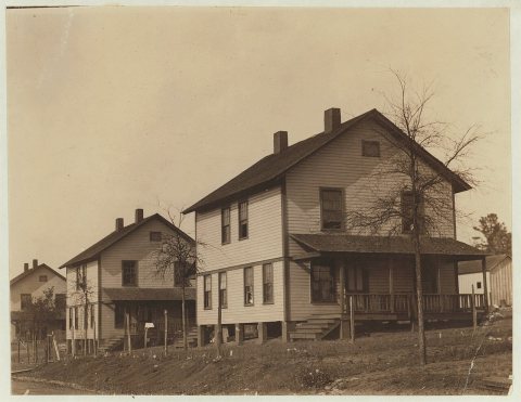 Housing conditions, Lindale, Ga. Not a thing neglected, except the child. Mass(achusetts) Mills. LOC nclc.02762