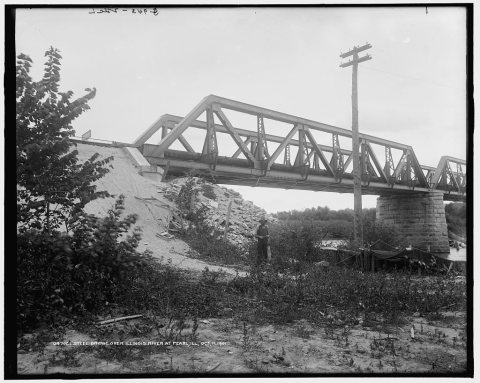 Steel bridge over Illinois River at Pearl, Ill