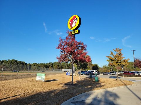 Buc-ee's sign