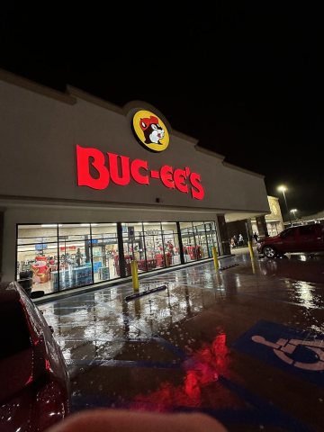 Leeds Alabama Bucee's