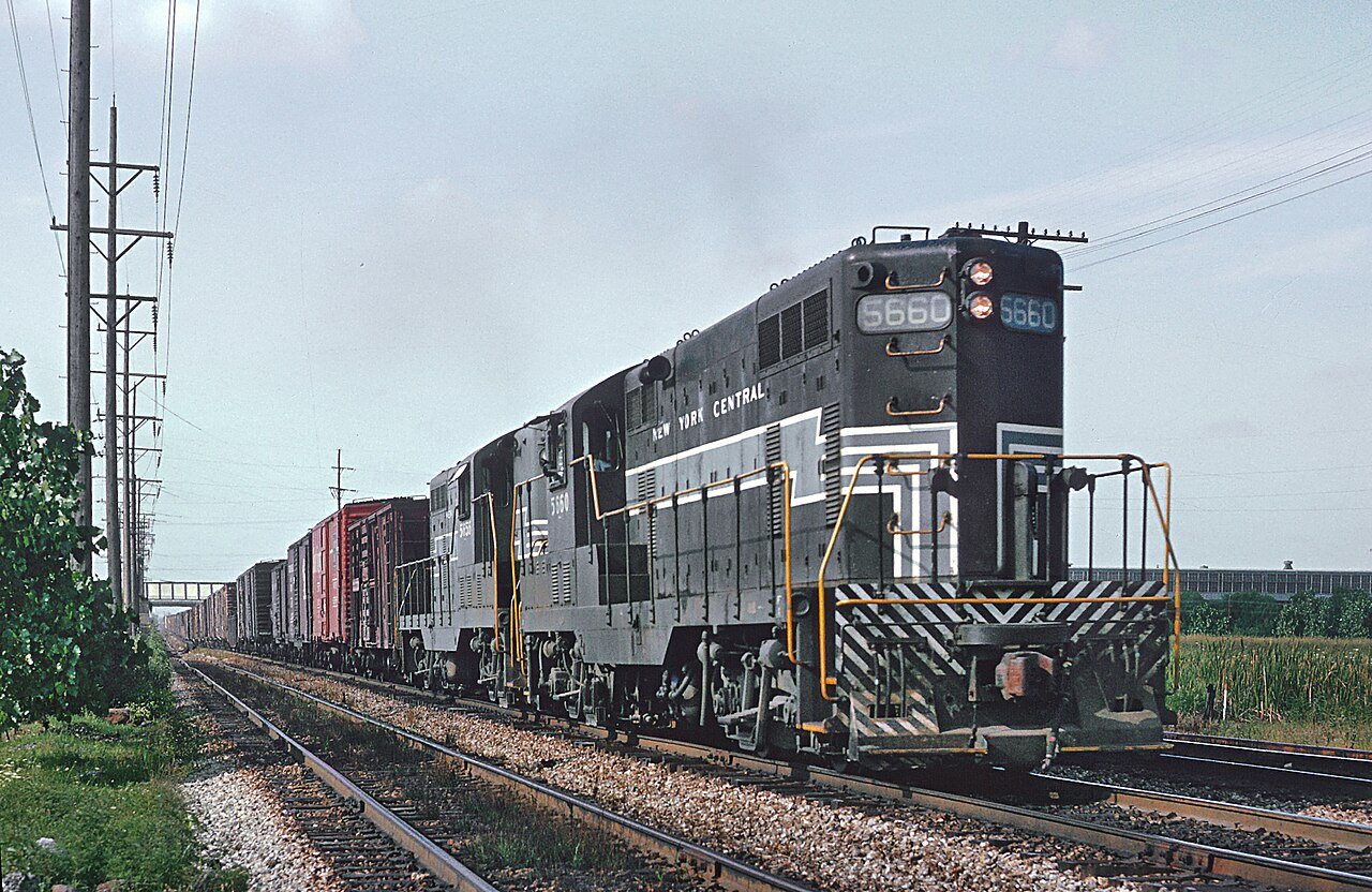 NYC 5660 on the Indiana Harbor Belt Railroad in Broadview, Illinois, August 1972