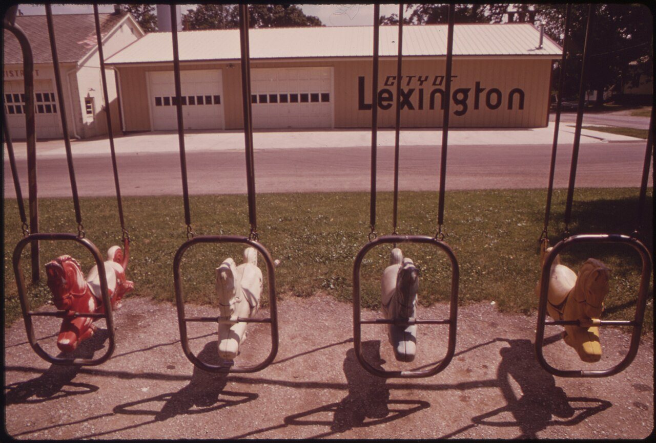 PLAYGROUND IN