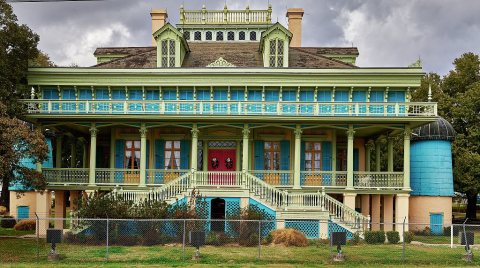 The manor house of San Francisco Plantation, built in the 1850s on land now (as of 2021) on Marathon Oil Refinery groun…