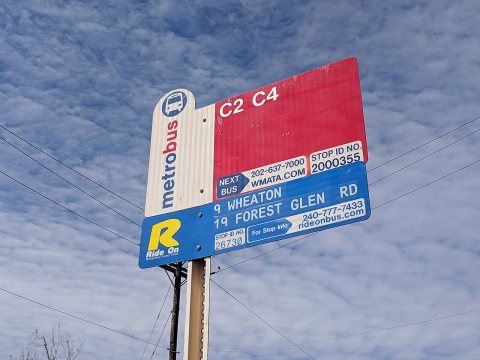 Bus stop on University Boulevard in Four Corners 02