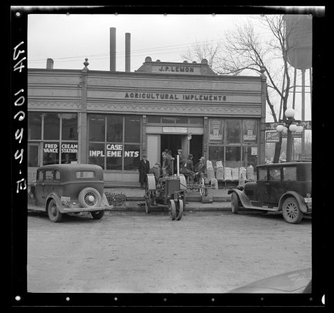 Street scene. Aledo, Illinois