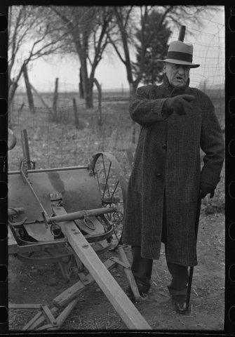 Auctioneer at country auction near Aledo, Illinois