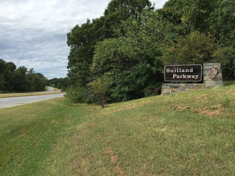 2016-09-11 12 36 04 View west along the Suitland Parkway just west of Old Marlboro Pike in Westphalia, Prince Georges C…
