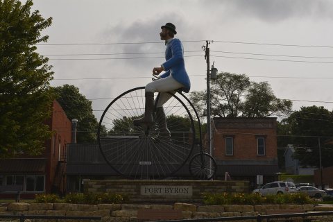 Port Byron Statue