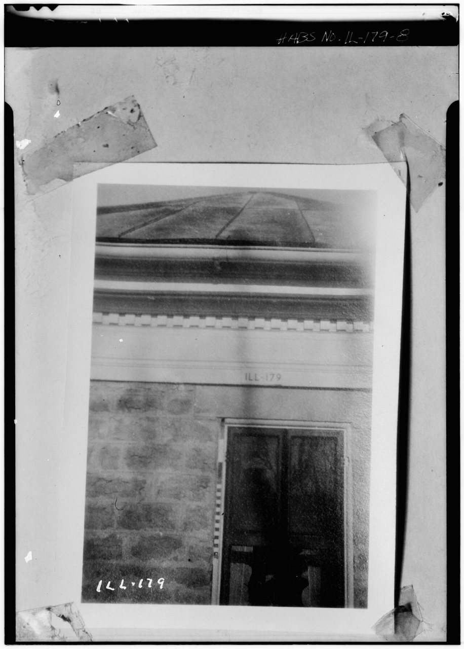 CORNICE, DETAIL - Stone Octagon House