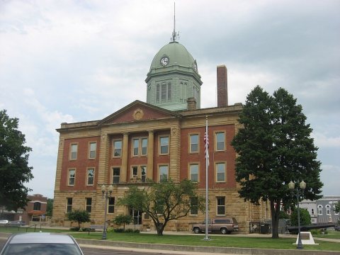 Moultrie County Courthouse, western side from south