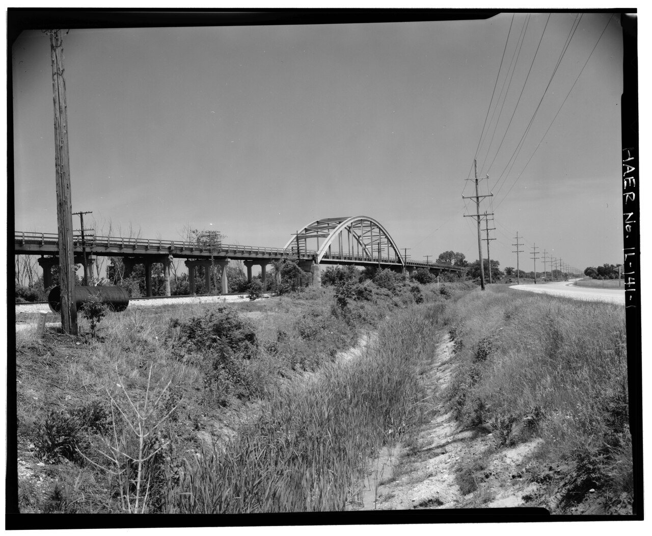 DISTANT VIEW TO NORTH - Braceville Bridge, Spanning Southern Pacific Railroad tracks at State Route 129 (Old Route 66),…