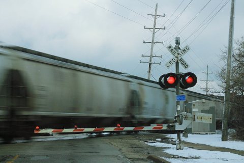 HarrisonRoad-NoS-RailcarsBlur-HillsideIL