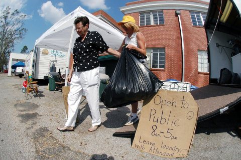 FEMA - 11401 - Photograph by Jocelyn Augustino taken on 09-25-2004 in Alabama