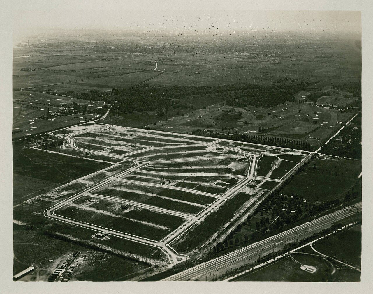 Aerial View of Suburban Chicago, Flossmoor Park, looking South East, 1925 (NBY 5290)