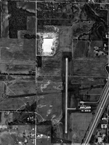 Benton Municipal Airport - USGS 6 April 1998