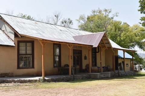 Saloon Portal
