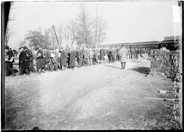 Dunning inmates arriving at Oak Forest Infirmary n008789