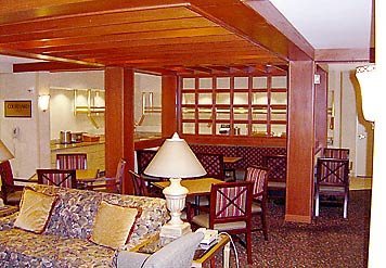 Courtyard by Marriott Chicago Bloomingdale (DuPage County, IL)