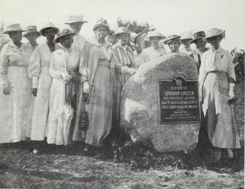 DAR (1918) - Boulder erected by the Abraham Lincoln Chapter