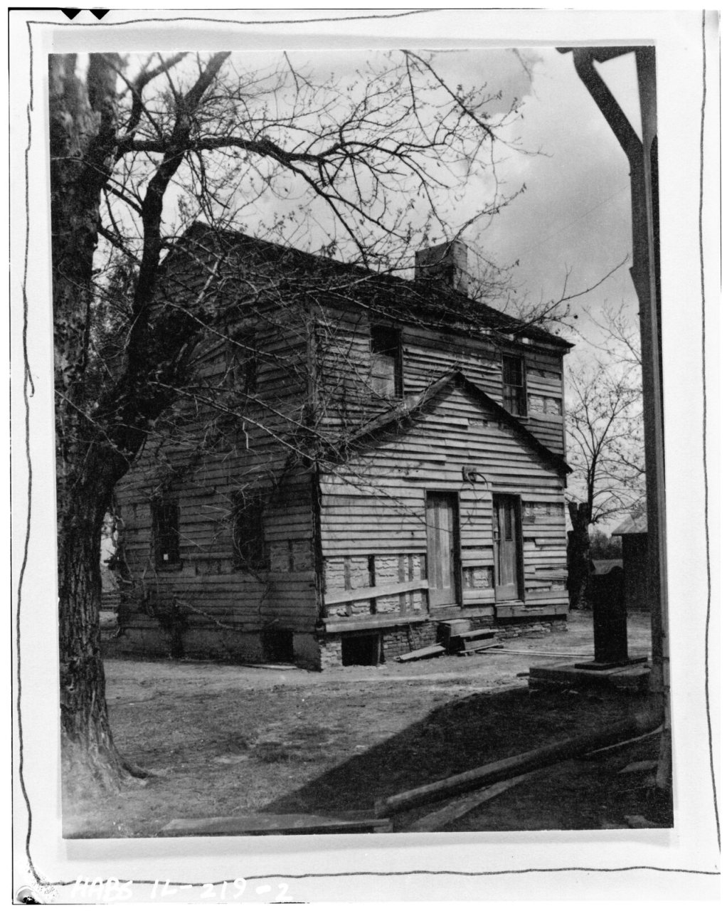 FRONT AND SIDE FACADES, WITH TREE IN FOREGROUND - Frame House