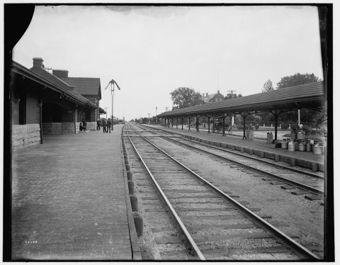 Chicago & North Western Railway station