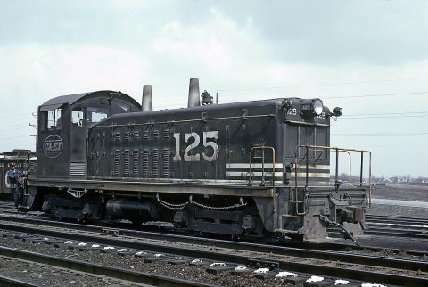 Chicago and Eastern Illinois NW2 125 in Chicago Heights, IL on March 31, 1964