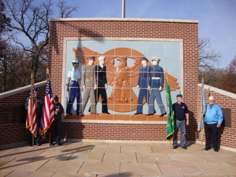 Veterans Mound @ US 30 & Chicago Rd