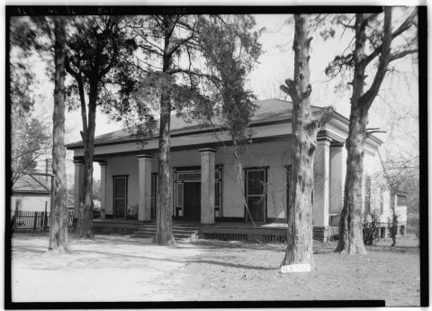 FRONT AND SIDE VIEW, S.W. - Meadows House, 342 North College Street, Auburn, Lee County, AL HABS ALA,41-AUB,5-1